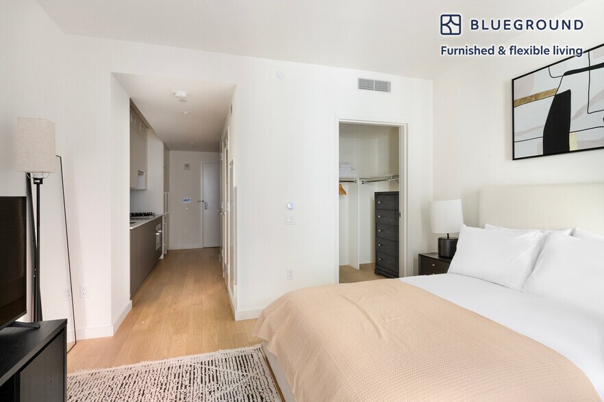 Building Photo - 244 W 29th St