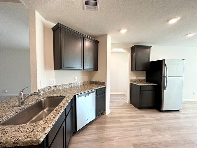 Building Photo - 20742 Nala Bear Dr
