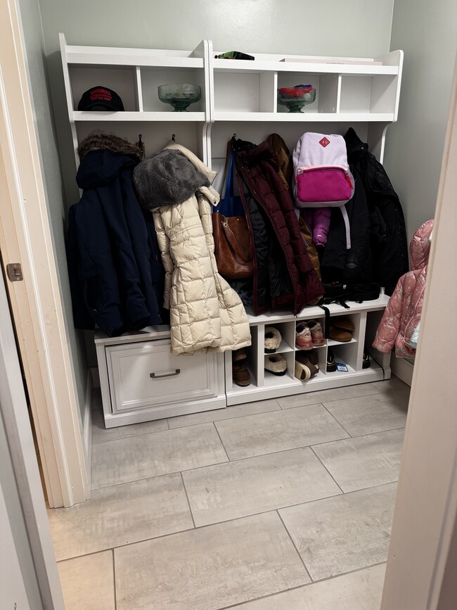 Mudroom - 31021 White Rd