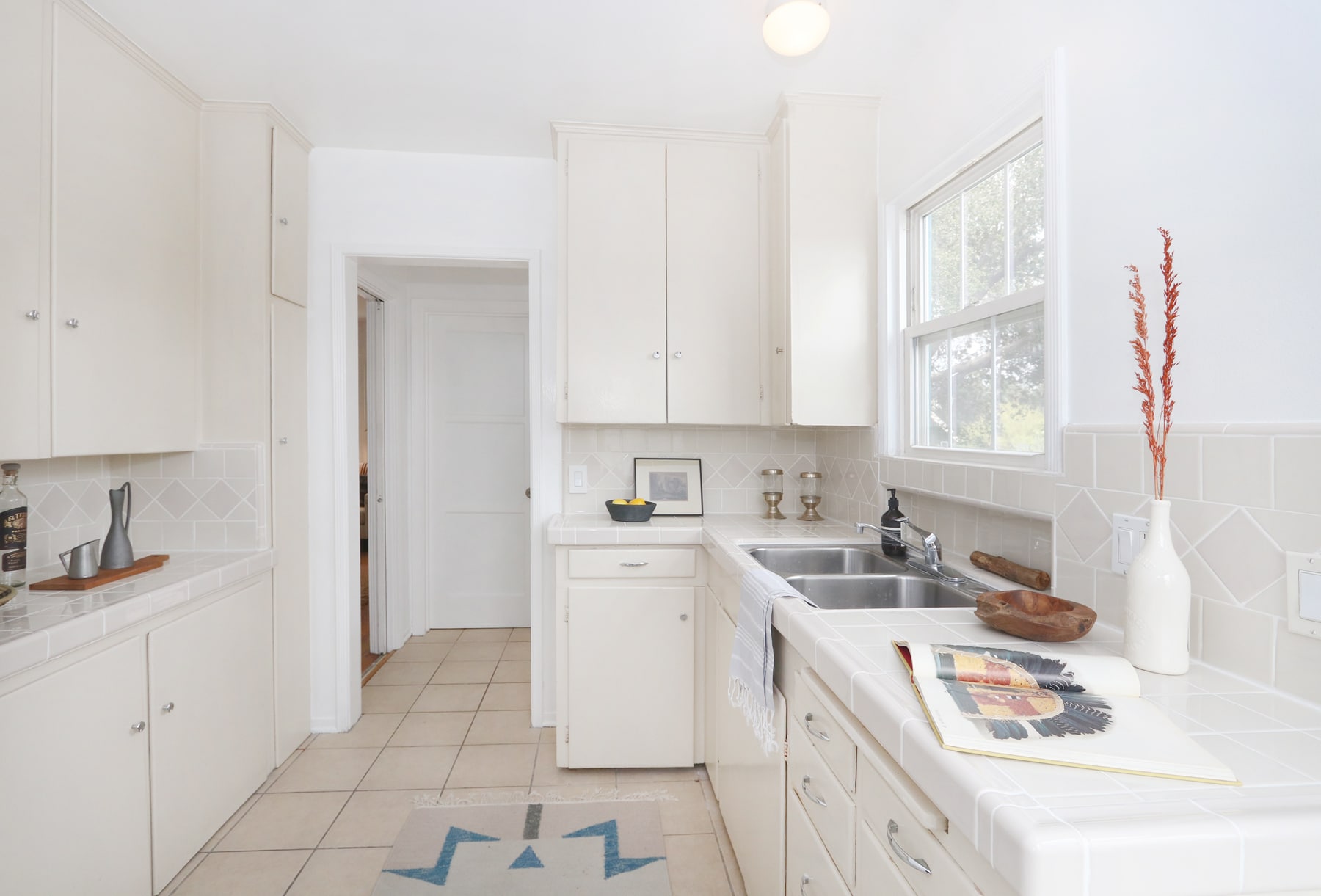 Building Photo - 329 N Avenue 66