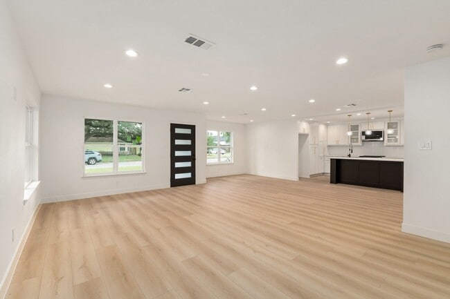 Building Photo - 7414 Janak Dr