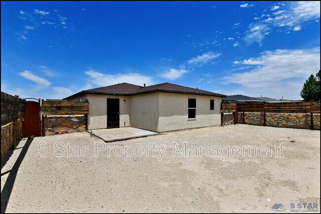 Building Photo - 916 Villa Seca Dr