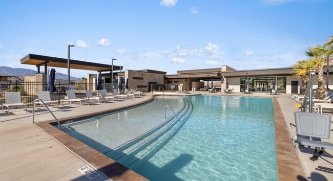 Building Photo - Beautiful 3 Bed Townhome with Amazing Amenities! 6 Month Lease