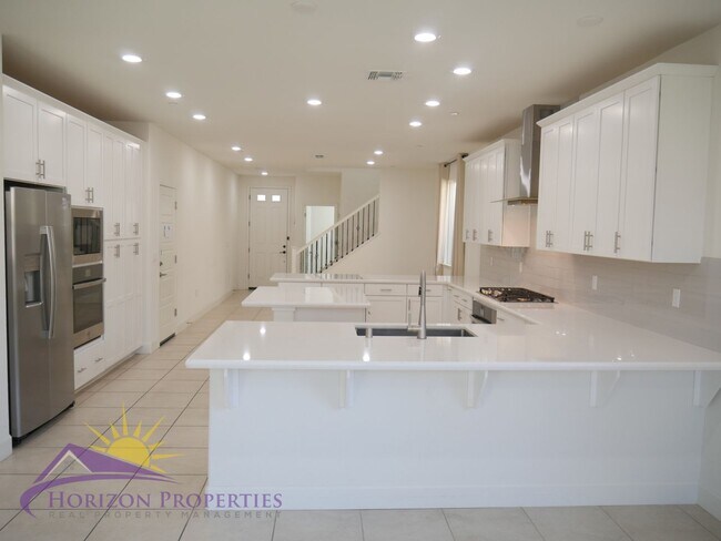 Building Photo - Modern Two-story 4 Bed 3.5 Bath 2,786 sqft...