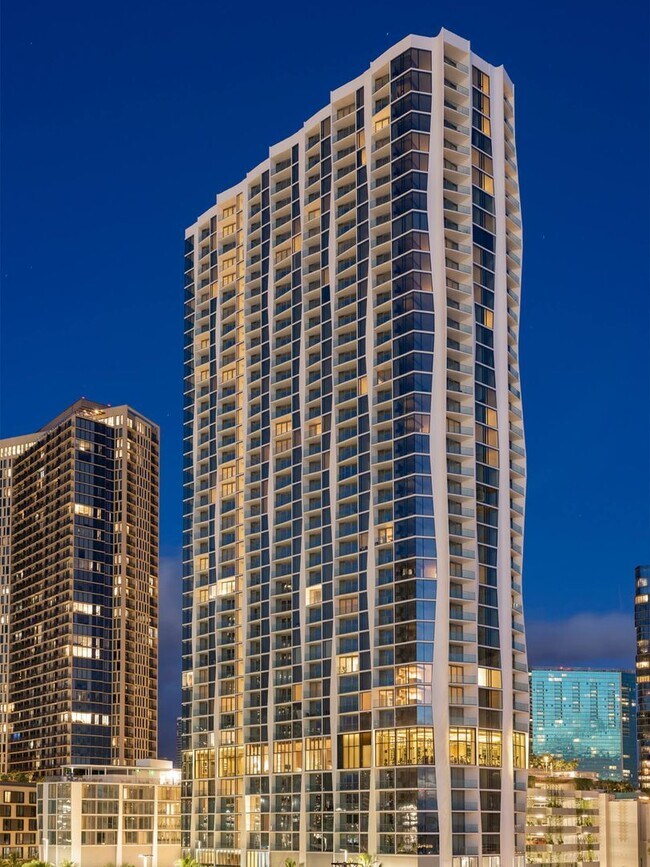 Building Photo - KOULA 2b2b1pkg Ready to Move In!