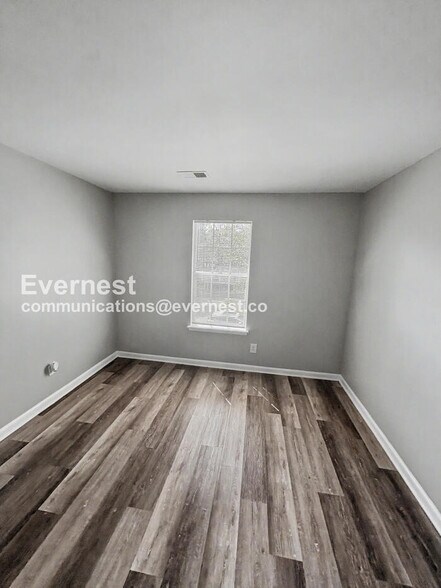 Building Photo - 1510 Marshall Ln SE