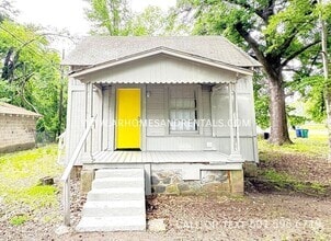 Building Photo - 1912 W 16th-