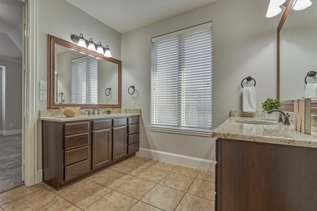 Building Photo - 118 Madeline Ln