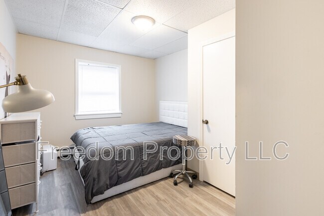 Building Photo - 27 Railroad Ave