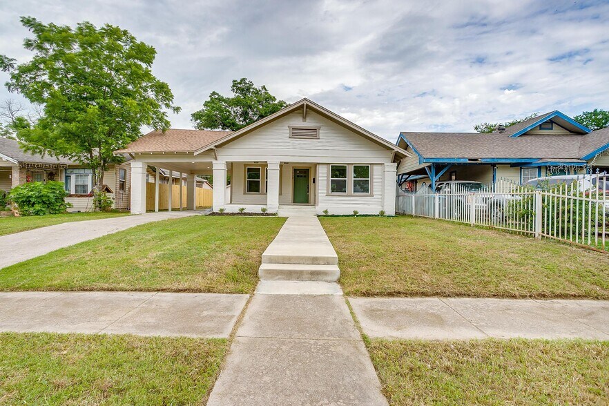 Building Photo - 3008 College Ave