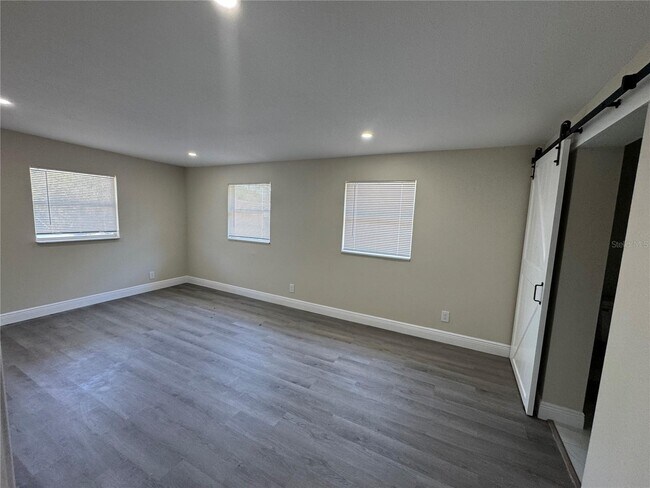 Building Photo - 7039 Lenox Dr