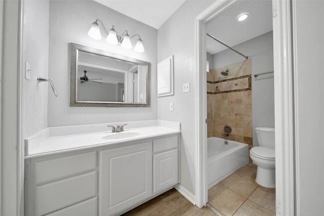 Building Photo - 9 W Lance Leaf Rd