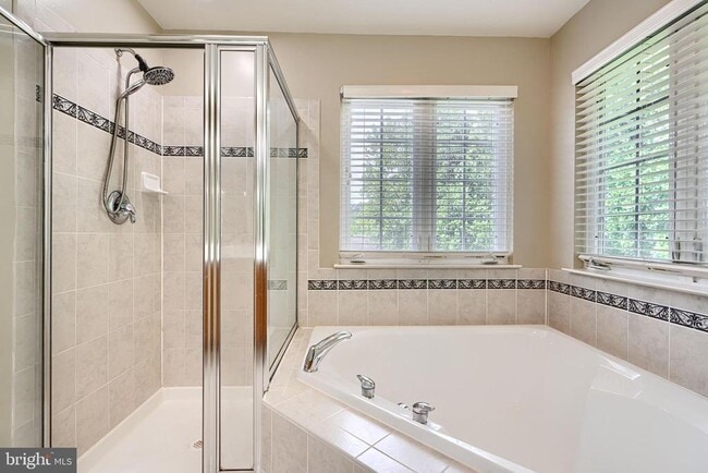 Building Photo - 7211 Lyndsey Way