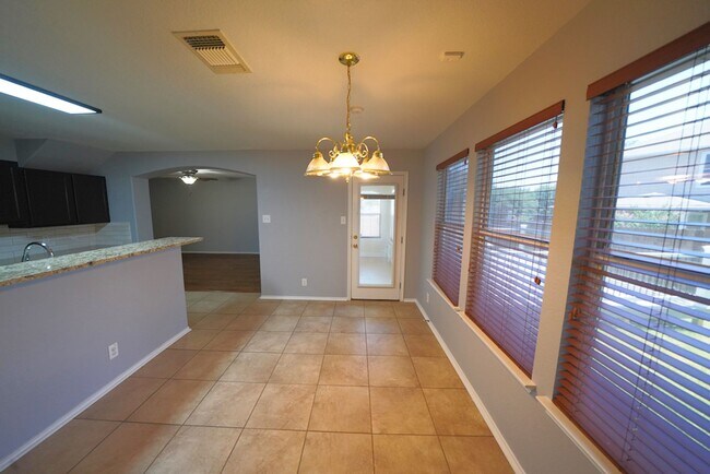 Building Photo - Lovely Cul-De-Sac Home in Schertz/Cibolo N...