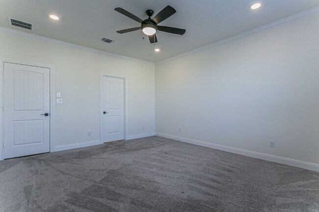 Building Photo - Bright & Beautiful 4 Bedroom two story home!