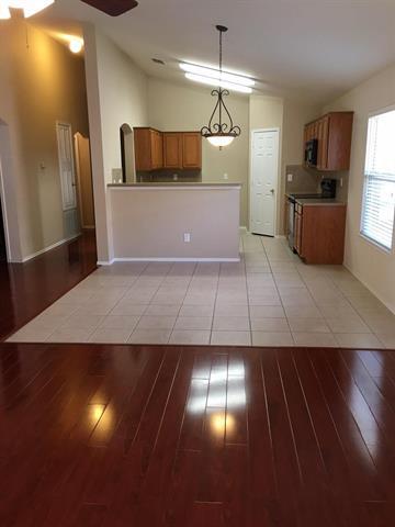 Building Photo - 2717 Elderberry Ln