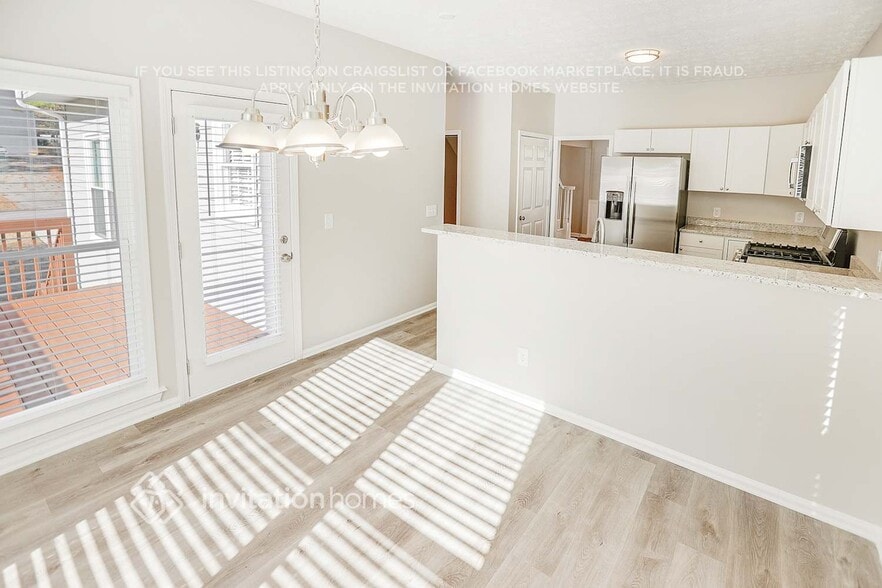 Building Photo - 17 Hollow Springs Ln