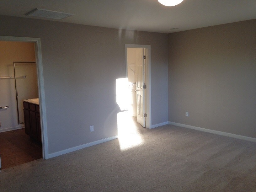 master bedroom 2 - 996 Applecross Dr