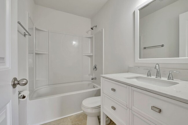 Building Photo - 282 Killian Way