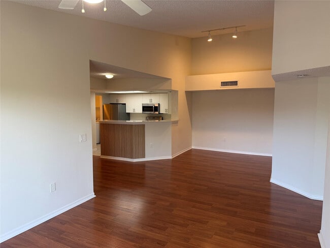 Building Photo - 5005 Wiles Rd