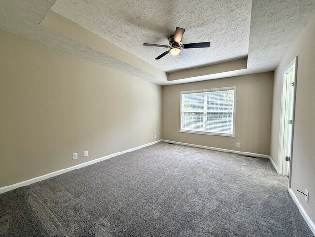 Building Photo - 1329 Mutual Dr