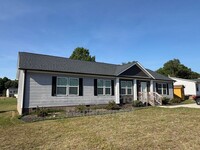 Building Photo - 2158 Meadow Ridge Rd