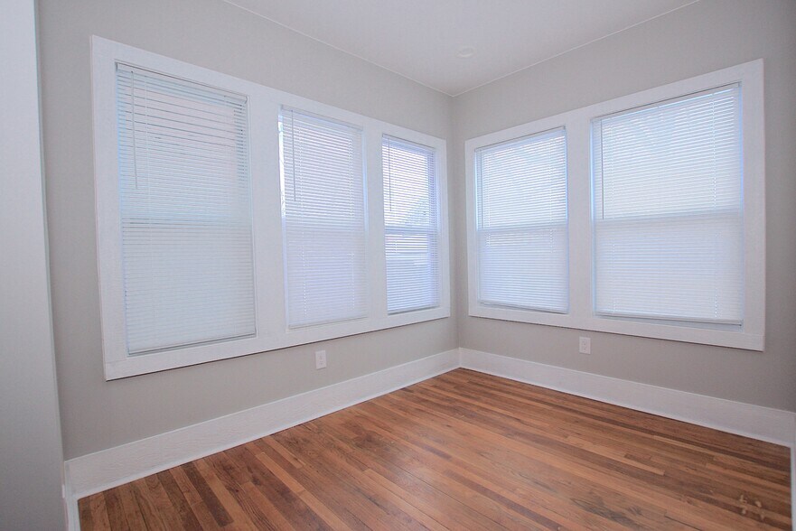 Building Photo - 5014 Seminole St