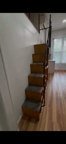 Building Photo - 605 Bramhall Ave
