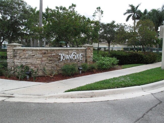 Building Photo - 15584 NW 12th Ct