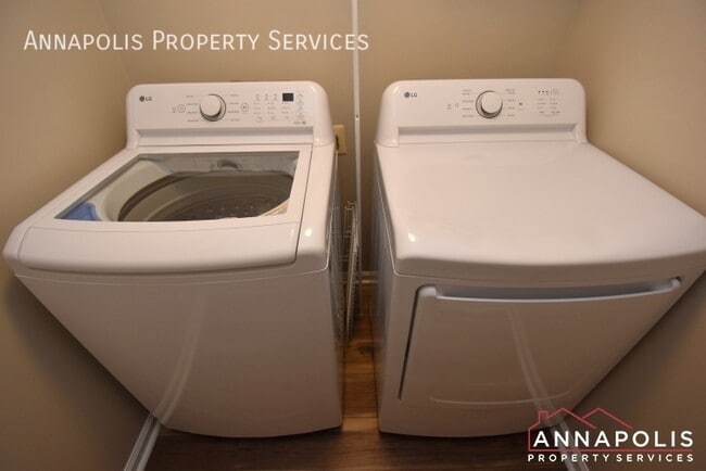 Building Photo - 3144 Stonehenge Dr