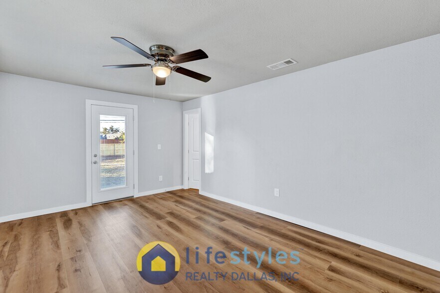 Building Photo - 717 Bonham St