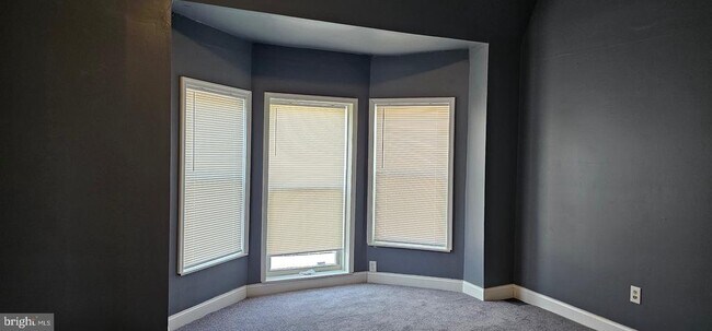 Building Photo - 1221 Poplar Grove St