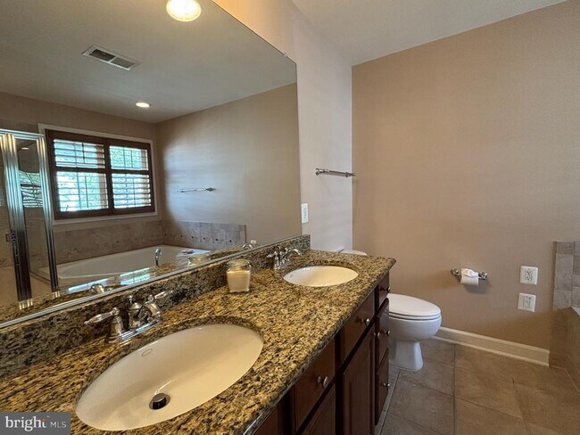 Building Photo - 8006 Reserve Way