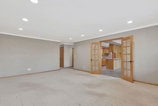 Building Photo - Coming available in February!