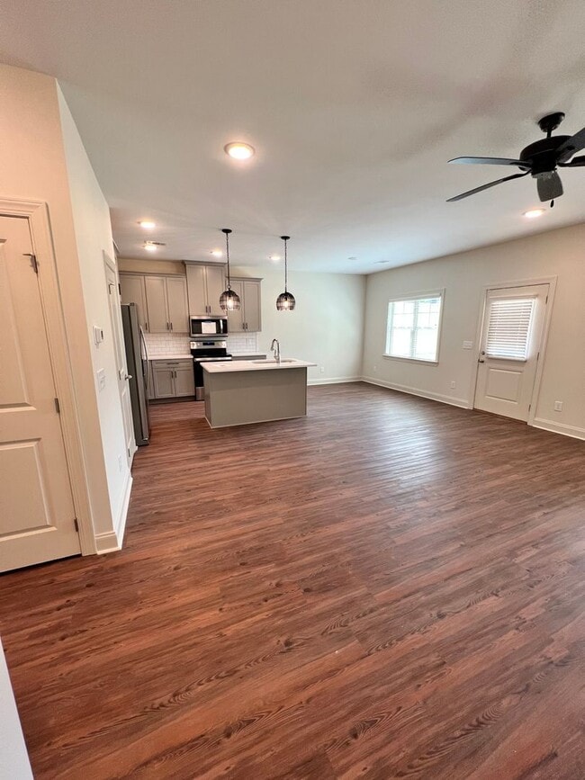 Building Photo - East Longleaf Townhome
