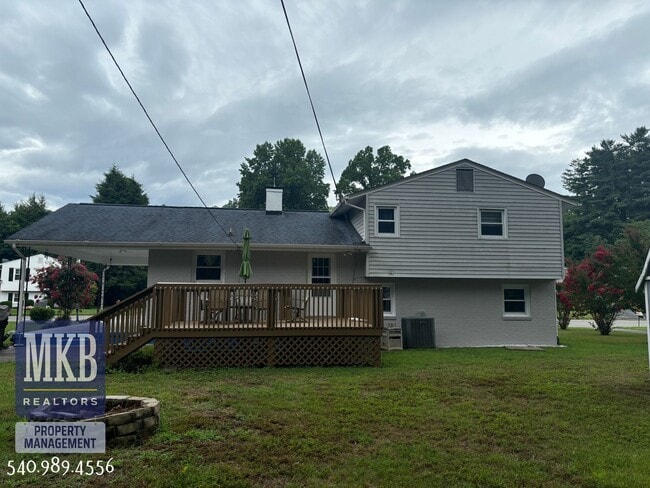 Building Photo - 3158 Galloway Dr