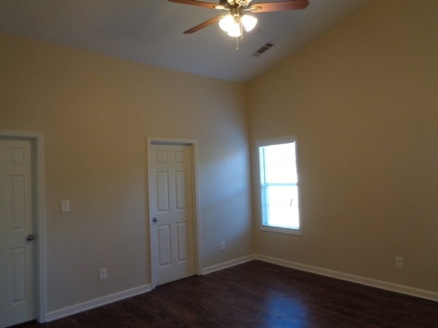 Building Photo - 840 James Ridge Dr