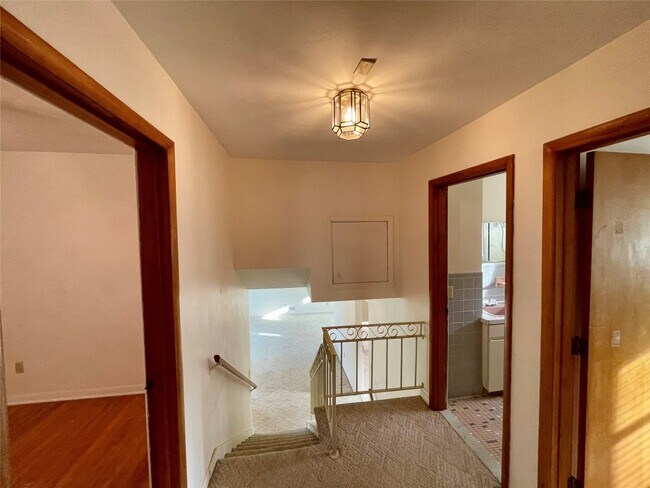 Building Photo - 328 Chestnut Ln