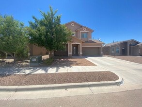 Building Photo - East El Paso LARGE 4bed/2.5bath Refrig A/C!