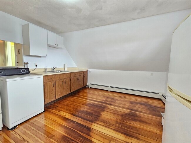 Building Photo - 4 Glendale St