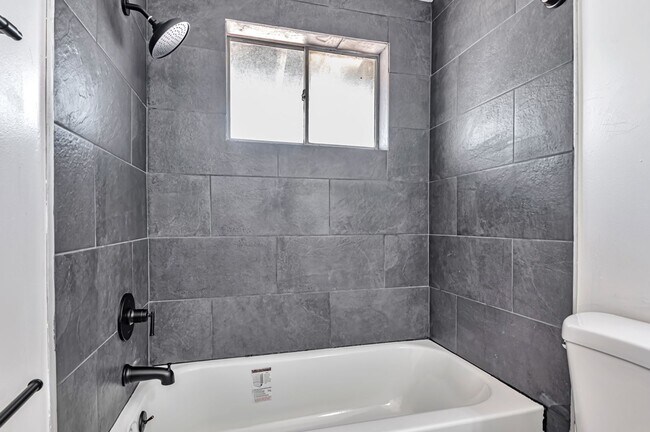 Building Photo - **First Month Free**