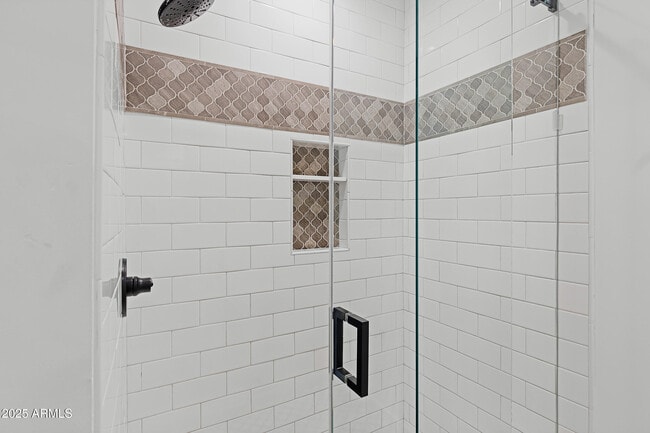 Building Photo - 5841 N Echo Canyon Cir