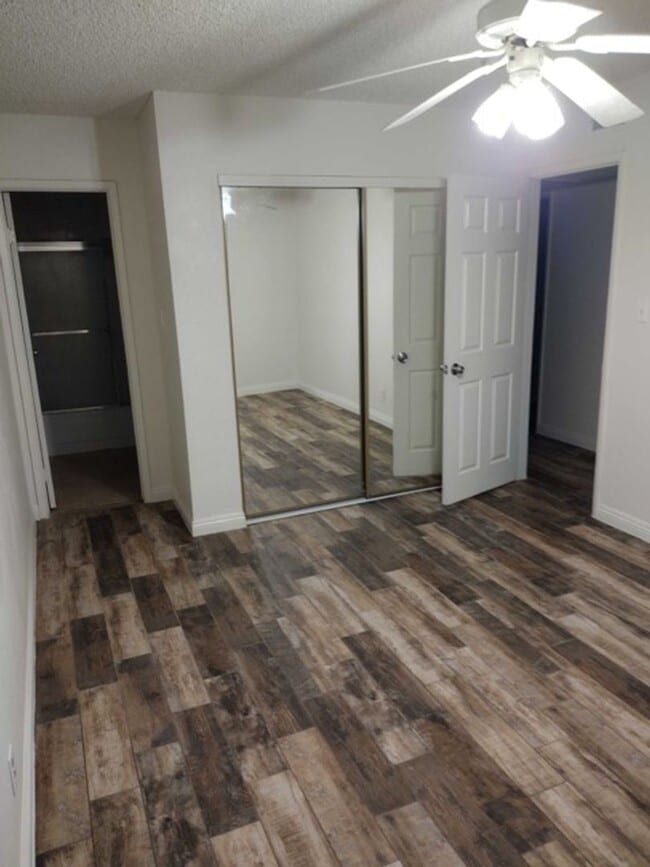 Building Photo - 4 Bedroom 2 Bathroom  Tropicana & Mountain...