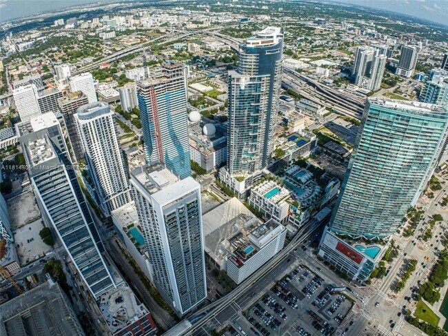 Building Photo - 850 N Miami Ave