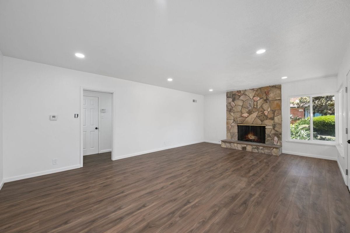 Building Photo - 5417 W Slauson Ave