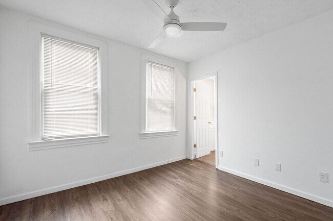 Building Photo - Stunning 3 bed, 2.5 bath home in McKees Rocks available October 1!