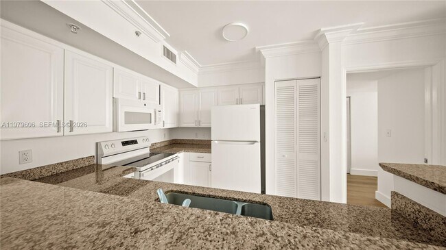 Building Photo - 90 Alton Rd