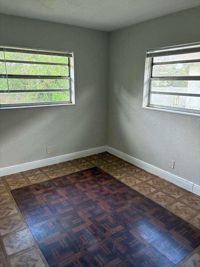 Building Photo - 1329 NW 8th Ave