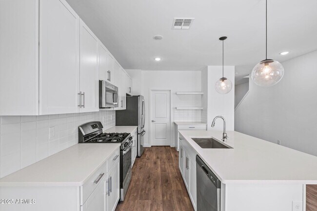 Building Photo - 3023 W Bent Tree Dr