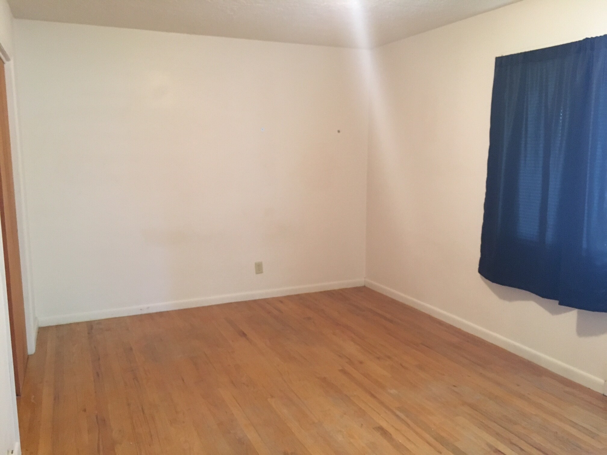 Building Photo - 1204 W Maple St